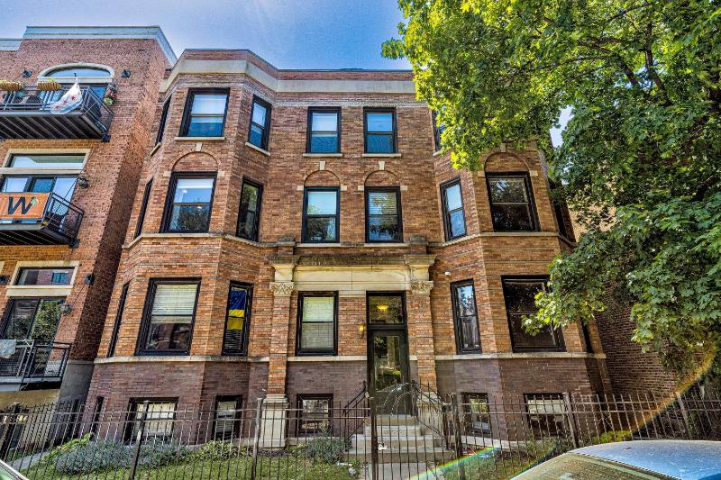 Cubbies Dream! Half a Block to Wrigley! You Can Feel the Excitement in the Air on Game Days! condo - image 3