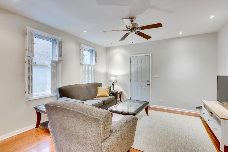 PET FRIENDLY! Historic River West Neighborhood - Easy Access to O'Hare apts - image 4