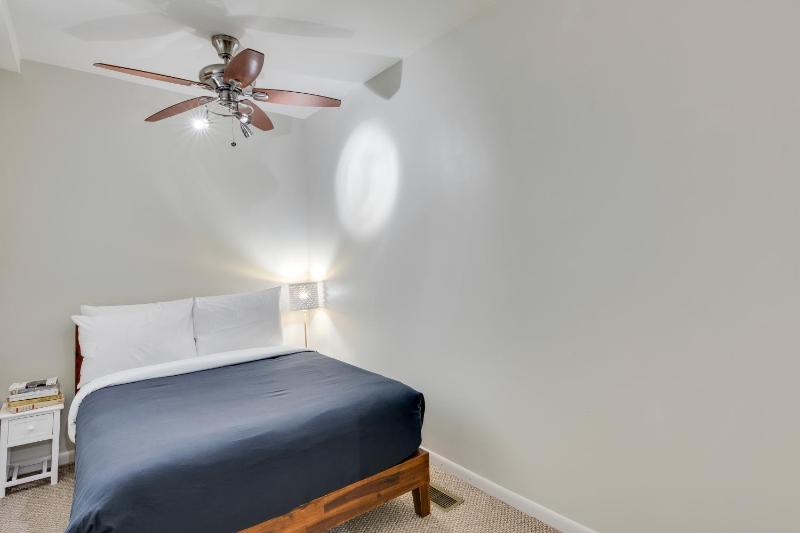 PET FRIENDLY! Historic River West Neighborhood - Easy Access to O'Hare apts - image 2