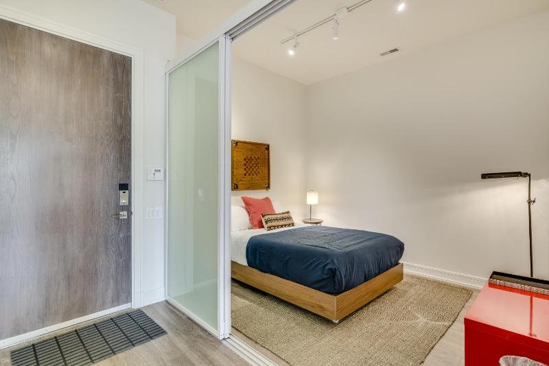 Sheridan Park Stunner! No Matter if You Are in Town for Business or Fun This Property Has You Covered apts - image 8