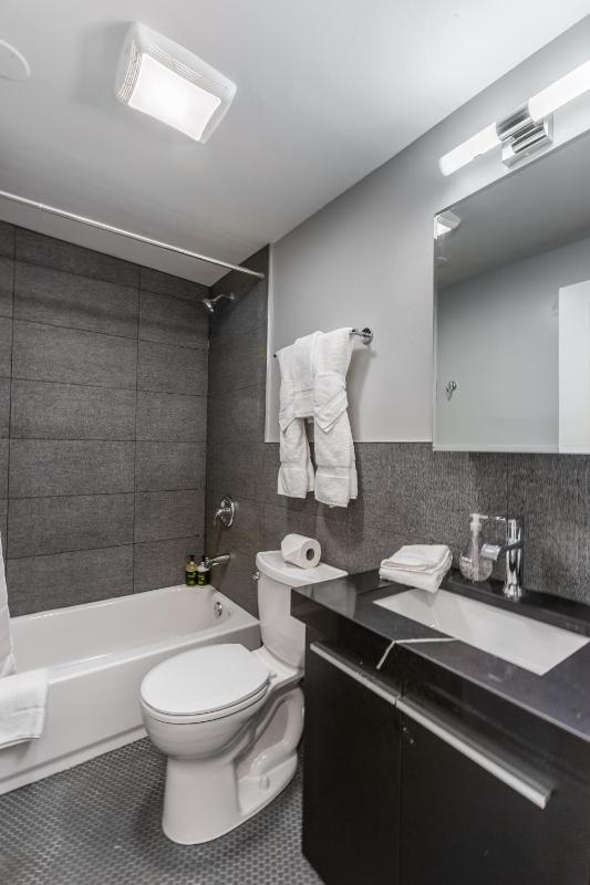 Go Grand in This Massive Old Town Mansion - Sleeps 22! apts - image 4