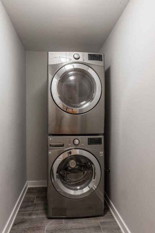 Go Grand in This Massive Old Town Mansion - Sleeps 22! apts - image 15