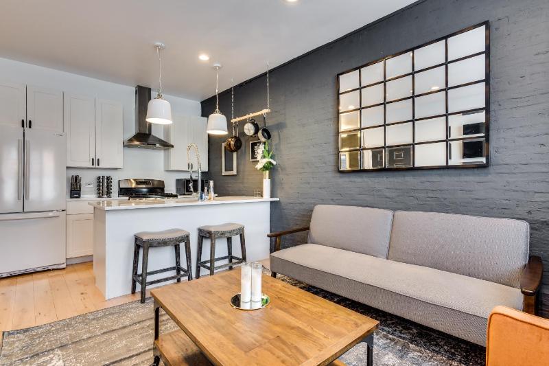 Great 1 BR Apartment in West Town - image 13