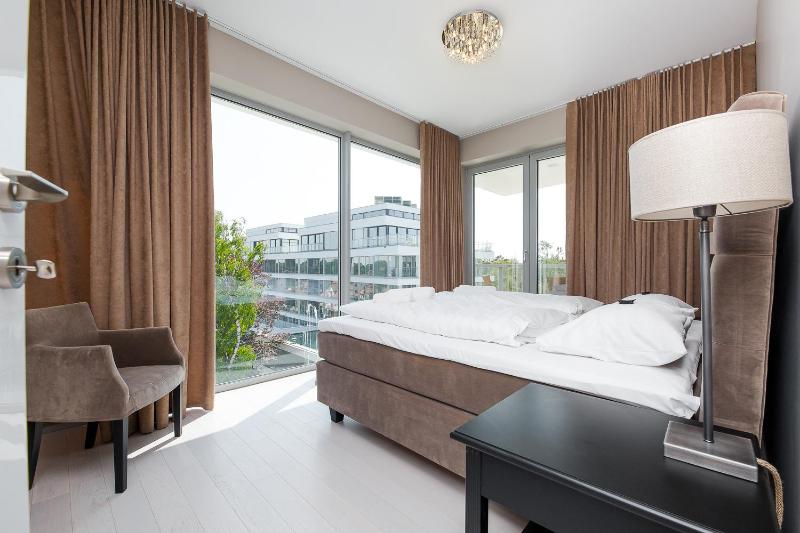 Two-Bedroom Apartment B428 (Side Sea View) image 4