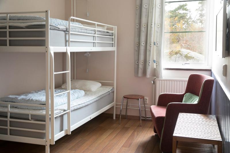 Single Room with Shared Bathroom image 1