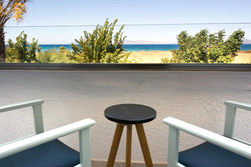 Superior Double or Twin Room with Sea View image 4