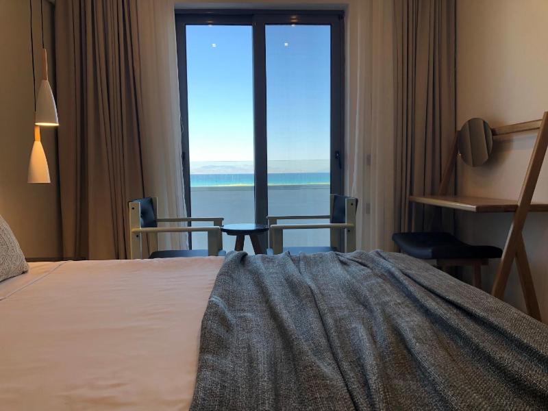 Superior Double or Twin Room with Sea View image 3