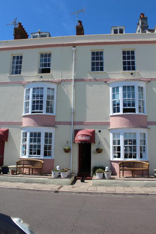 The Redcliff - image 35