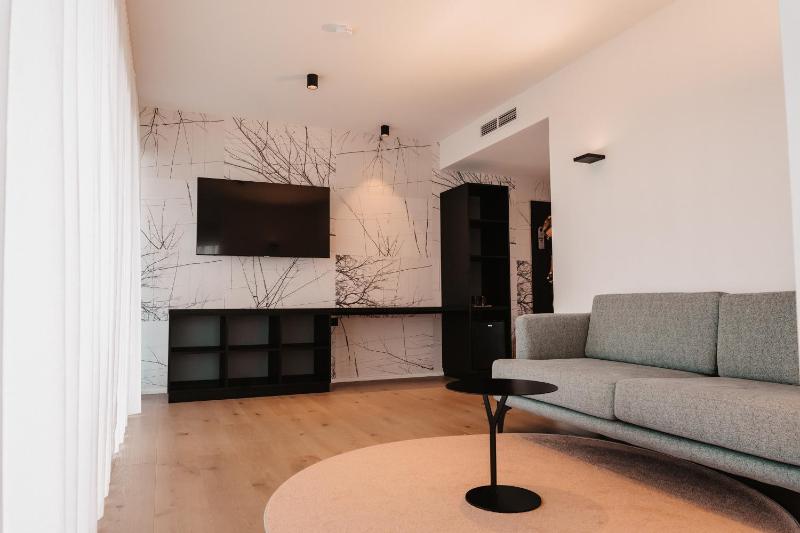 Suite with Balcony image 1