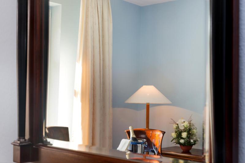 Double Room - Side Wing image 2