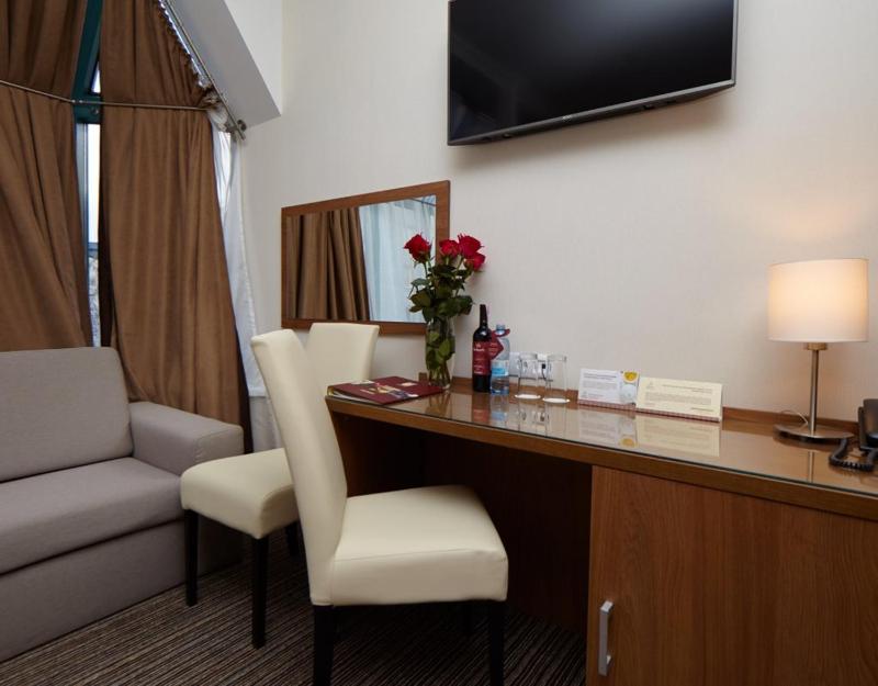 Superior Double Room image 4
