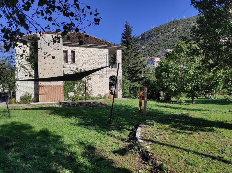 180 mountain lodge - image 18