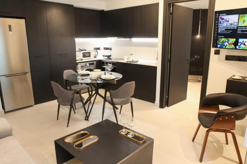 Raam Luxury Suites - image 4