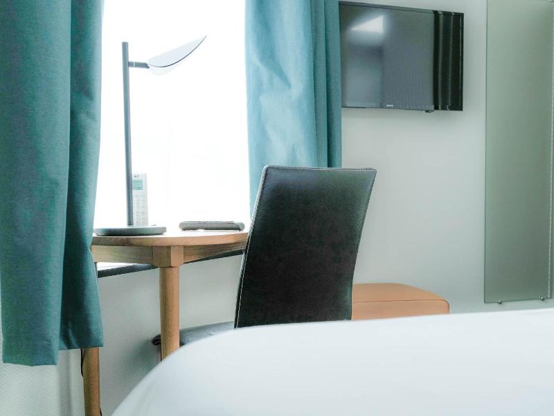 Small Double Room - Non-Smoking image 2