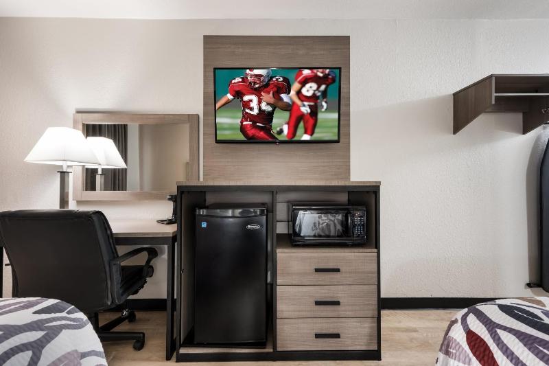 Renovated Deluxe Room with Two Double Beds Non-Smoking image 4