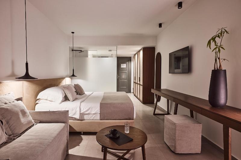 Double Room with Side Sea View image 1
