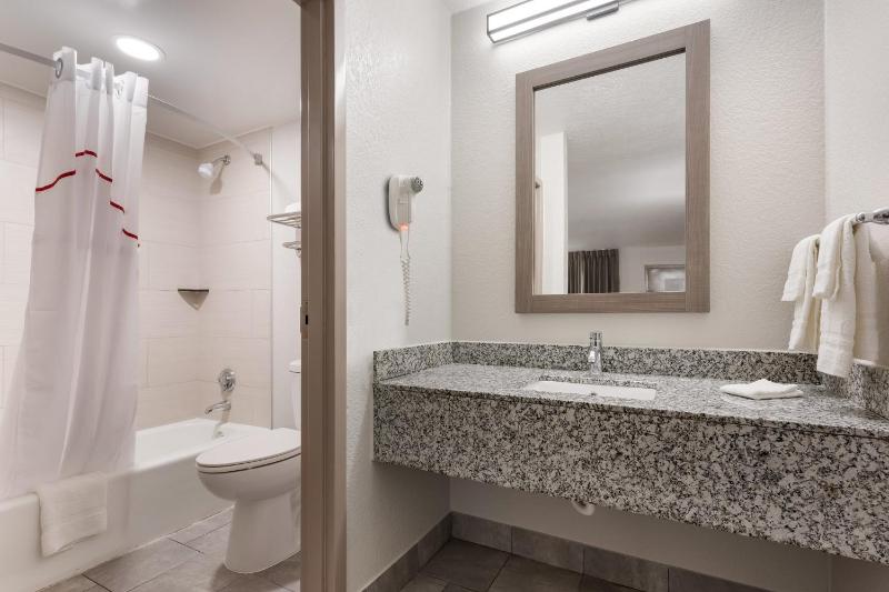 Renovated Superior King Room Non-Smoking image 2