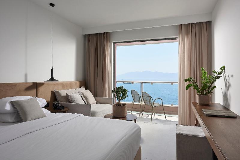 Premium Double Room Sea Front image 1