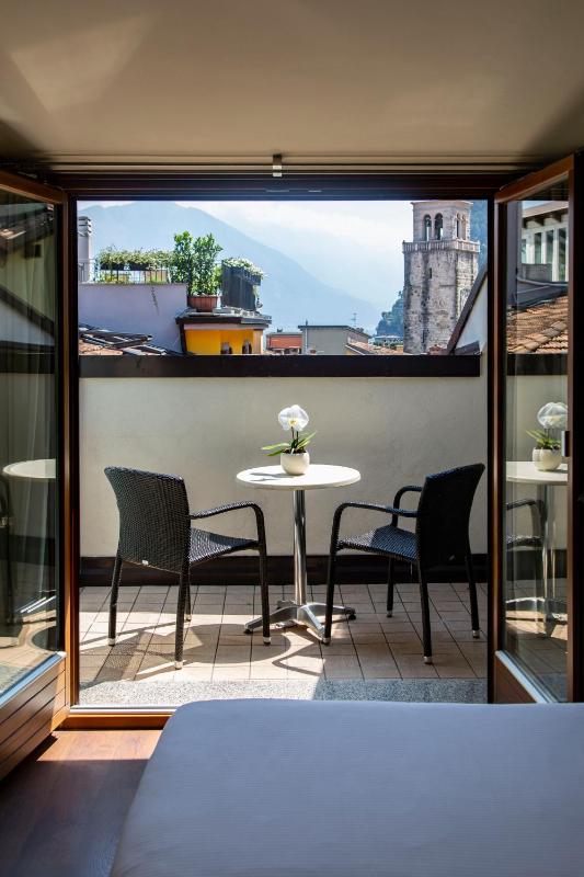 Standard Double or Twin Room with Balcony image 2