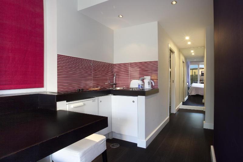 Deluxe Studio with Balcony image 3