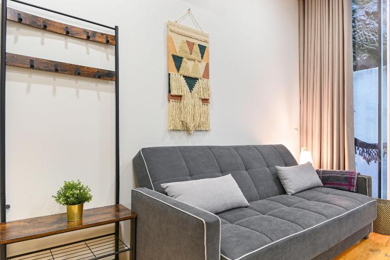 BmyGuest - Patio de Santa Catarina Apartment - image 2