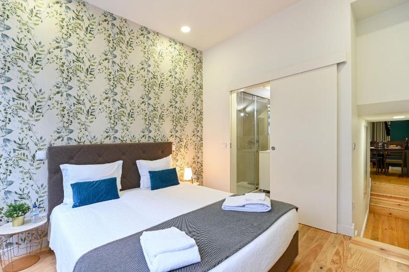 BmyGuest - Patio de Santa Catarina Apartment - image 18
