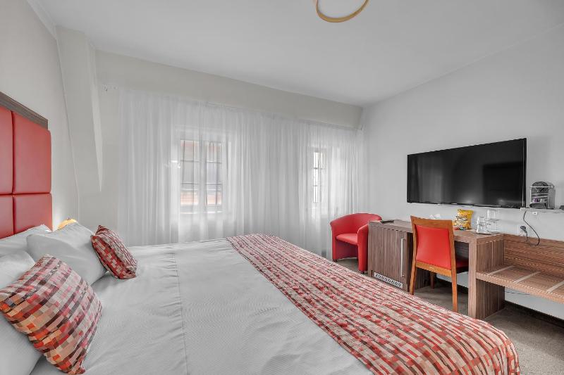 Deluxe Double Room image 4