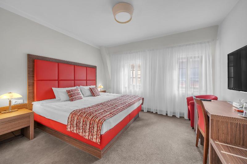 Deluxe Double Room image 1