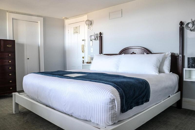 King Room with Sea View image 3