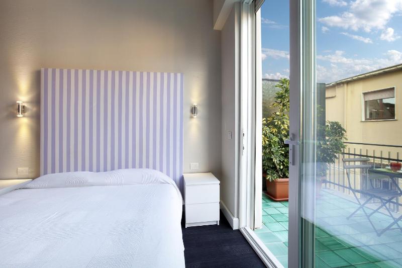 Deluxe Studio with Balcony image 2