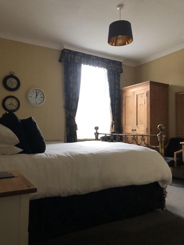 Deluxe King Room image 1