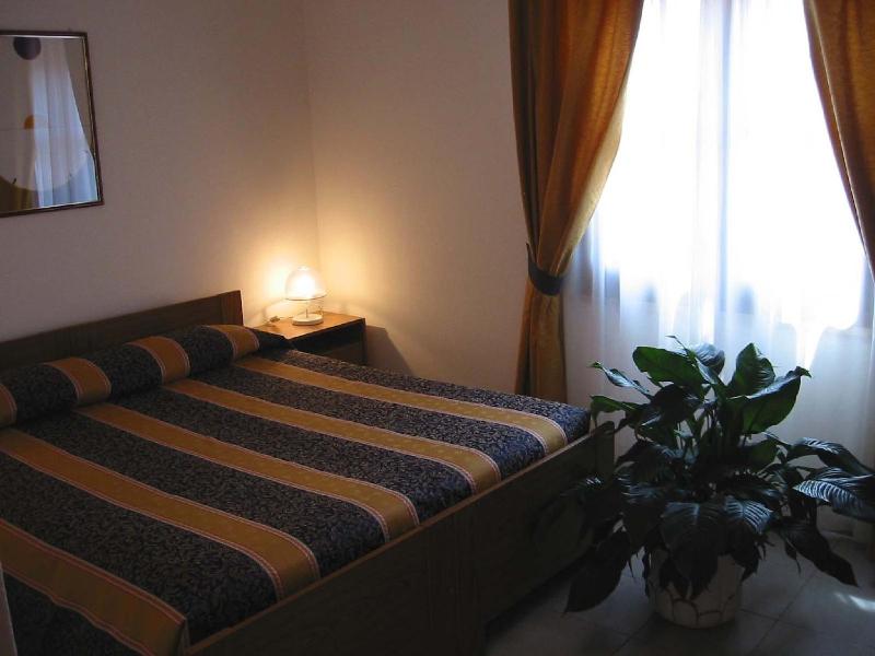 Double or Twin Room image 4
