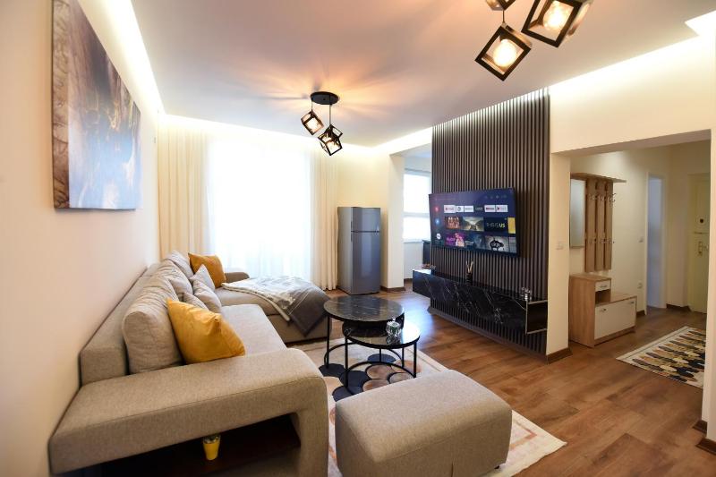 Noir Living 2 bedroom apartment - image 15