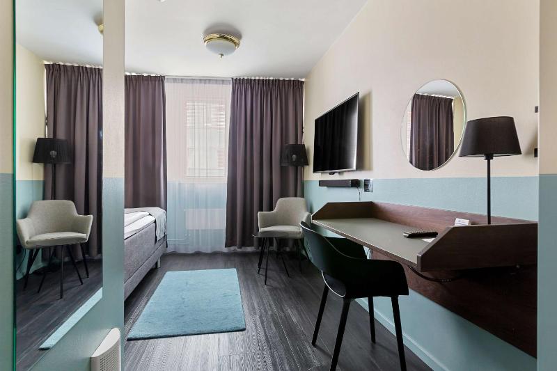 Standard Single Room image 4