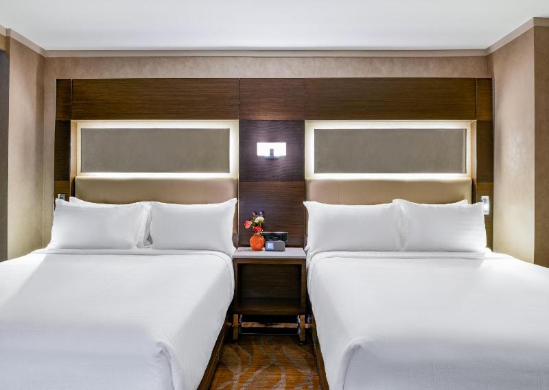 Executive Double Room with Two Double Beds image 2