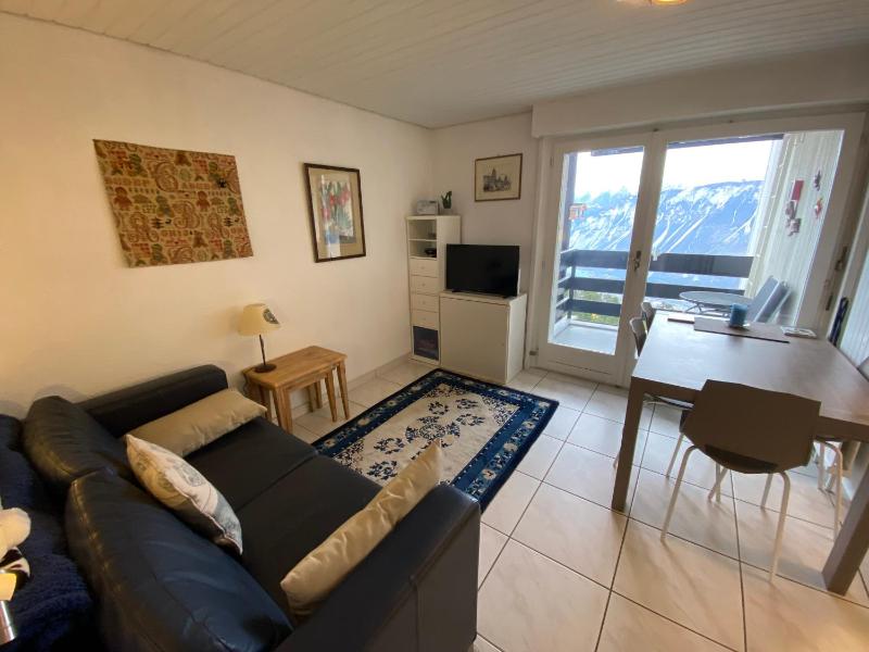 One-Bedroom Apartment image 1