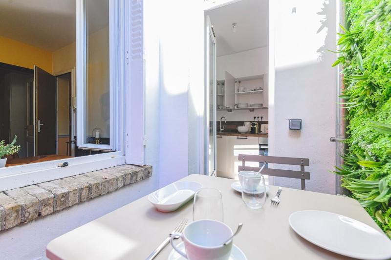 One-Bedroom Apartment image 1