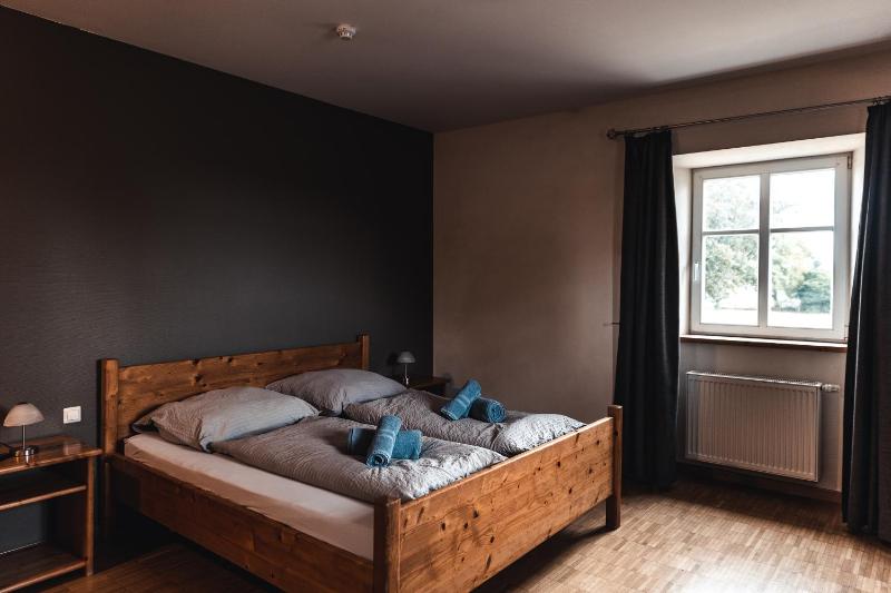 Double Room image 4