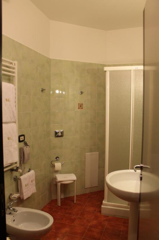 Quadruple Room image 2