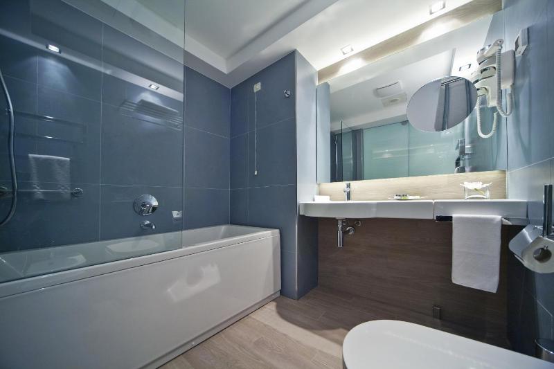 Junior Suite with Sea View image 2