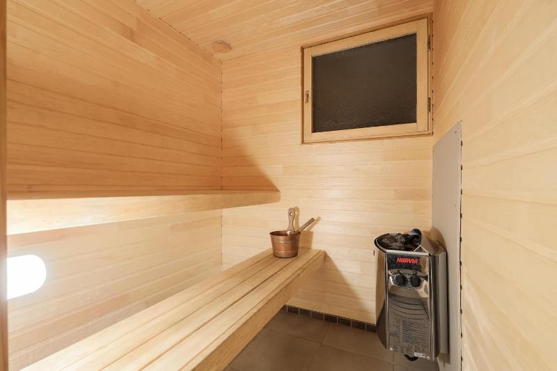 Three-Bedroom Apartment with Sauna image 4
