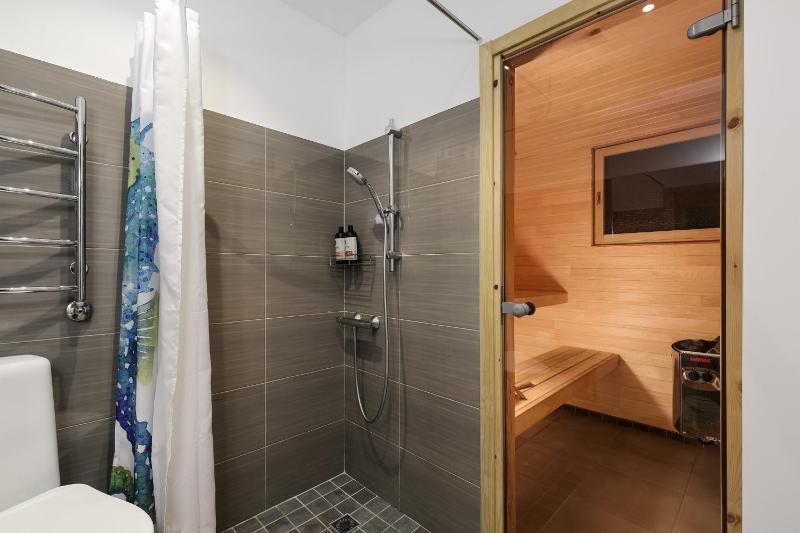 Three-Bedroom Apartment with Sauna image 2