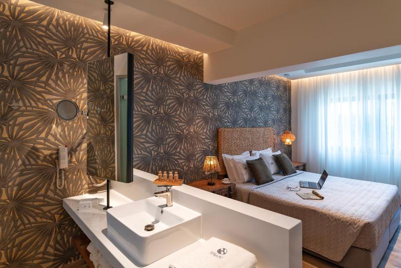 Naillac Boutique Hotel - image 2