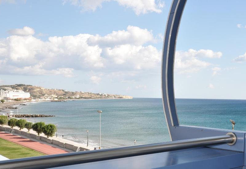 Suite with Side Sea View image 2