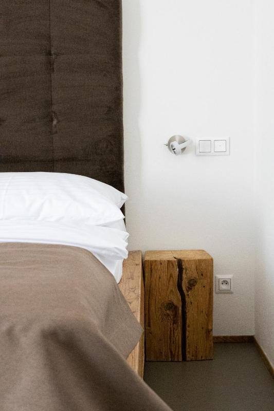 One-Bedroom Apartment image 3