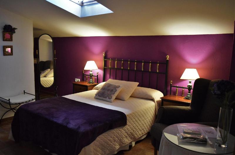 Deluxe Queen Room with Two Queen Beds image 3