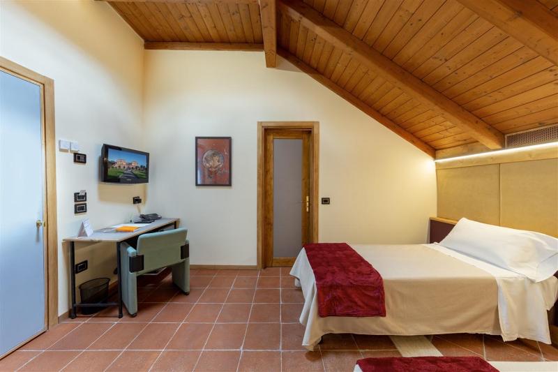 Triple Room image 2