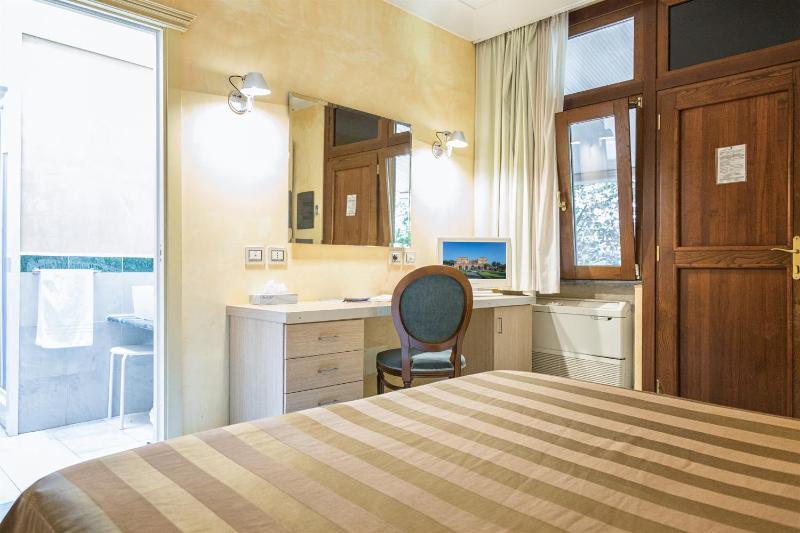 Dependance Double Room image 1
