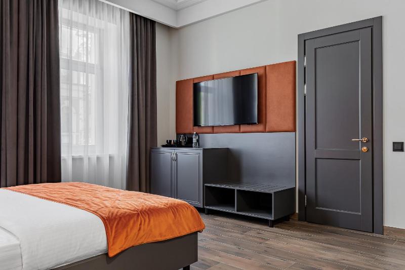 Standard Double Room image 3