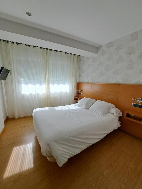 Double Room image 3